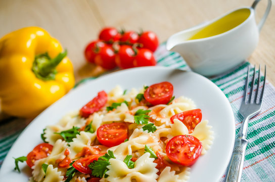 Farfalle pasta with cherry tomatoes