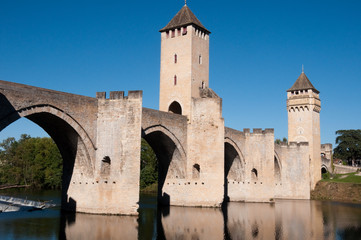 Fototapeta na wymiar Valentre bridge in Cahors, France