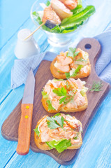 toast with salmon