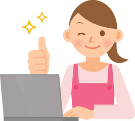 女性　エプロン　PC