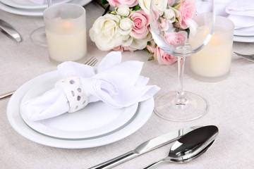 Table arrangement in restaurant