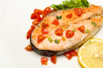 Trancio di salmone arrostito e condito