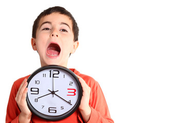 bambino con orologio