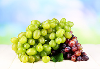 Ripe green and purple grapes