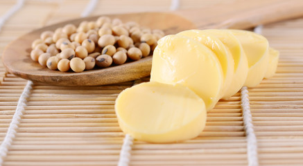 Fresh tofu and soybean product