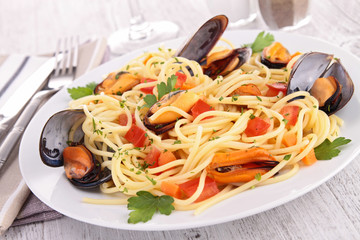 spaghetti and mussel