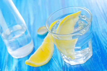 water with lemon
