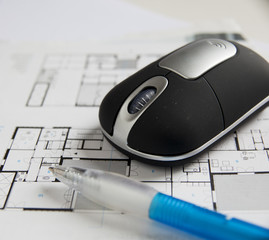 souris et plan d'architecte