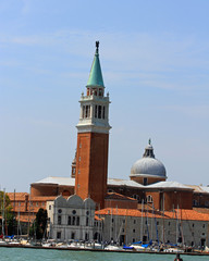 Fototapeta na wymiar Dzwonnica kościoła San Giorgio w Wenecji we Włoszech