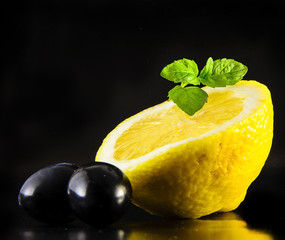 grapes and lemon