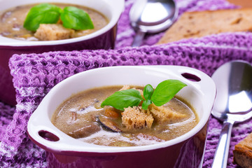 Mushroom soup with potato and croutons