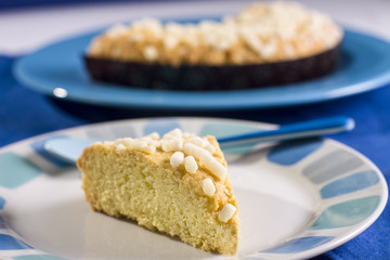 Ring-shaped cake