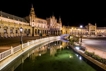 Naklejka na ściany i meble Spanish Square (Plaza de España) in Sevilla at night, Spain.