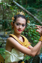 a beautiful lady in Kinaree dress