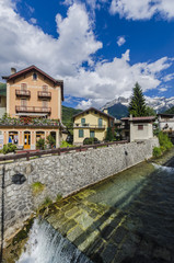 Fototapeta na wymiar small Italian Alpine town of Ponte di Legno