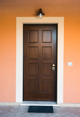Porta di legno ingresso di casa