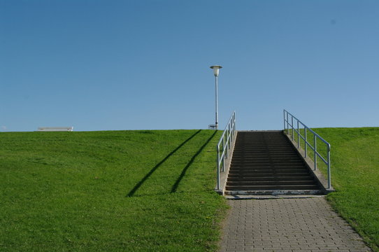 Deichaufgang in B&uuml;sum