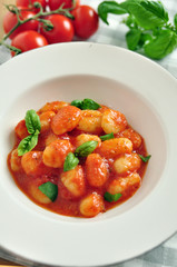 Gnocchi im Tomaten Basilikum Sauce