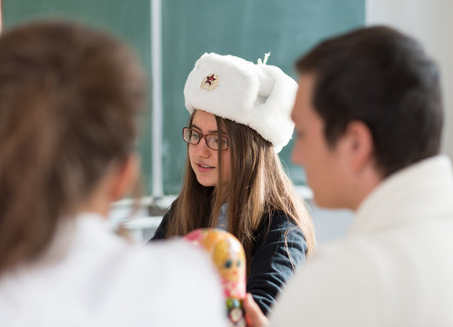 Sch&uuml;lerin im russisch Unterricht