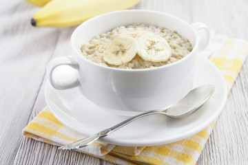 Oatmeal with bananas