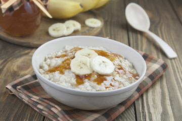 Oatmeal with bananas