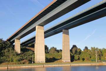 Autobrücke über den Nord-Ostsee-Kanal