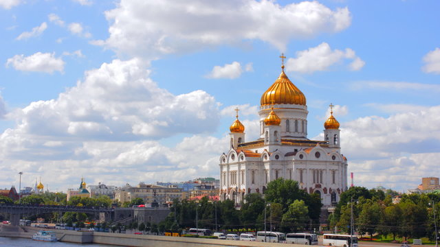 Cathedral of Christ the Saviour. Russia,Moscow time lapse