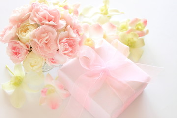 カーネーションとプレゼント