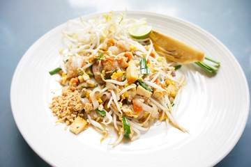 Close up padthai in street