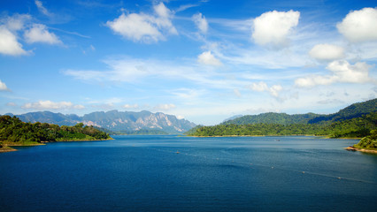 Fototapeta na wymiar Cheo Lan lake. Khao Sok National Park. Thailand.