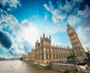 Naklejka premium Houses of Parliament and River Thames, London. Beautiful wide an