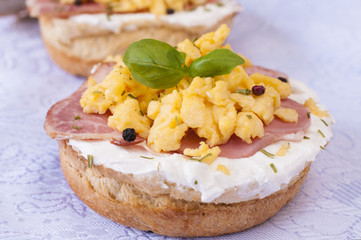 Scrambled sandwich
