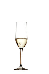 Bicchiere con vino bianco sfondo bianco