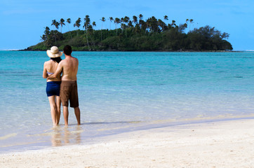 Fototapeta premium Young happy couple on Vacation in Pacific Island