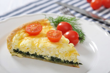 quiche pie with spinach and cheese