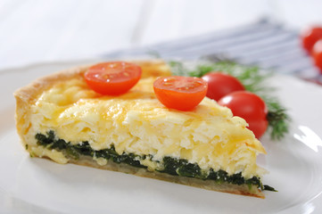 quiche pie with spinach and cheese
