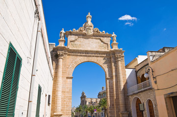 Fototapeta na wymiar St Angelo Arch. Manduria. Apulia. Włochy.