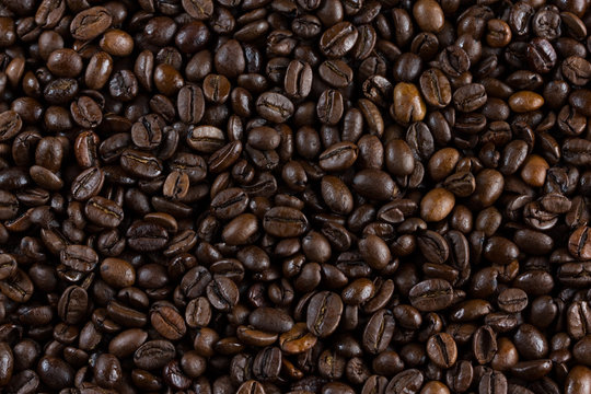 Coffee beans background © Liudmila Dutko