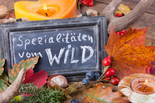 Spezialit&auml;ten vom Wild - Aufsteller und Tischdeko im Herbst