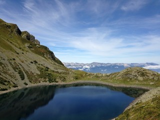 Fototapeta na wymiar Lac Alpy upraw