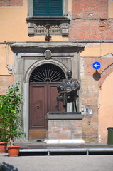 Pomnik Giacomo Puccini w Lucca, Toskania, Włochy