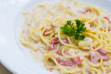 spaghetti carbonara