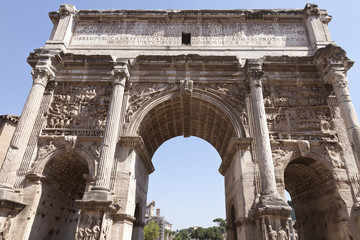 Fototapeta na wymiar Łuk Septymiusza Sewera. Forum w Rzymie