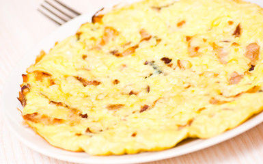 omelet with bacon and mushrooms