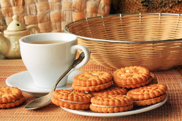 Печенье и чай на завтрак