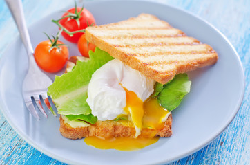 poached egg on toast