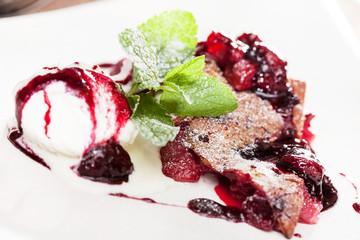 berry  strudel with ice cream