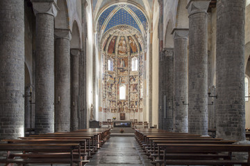 Fototapeta premium Como: Interior of the Church of San Abbondio