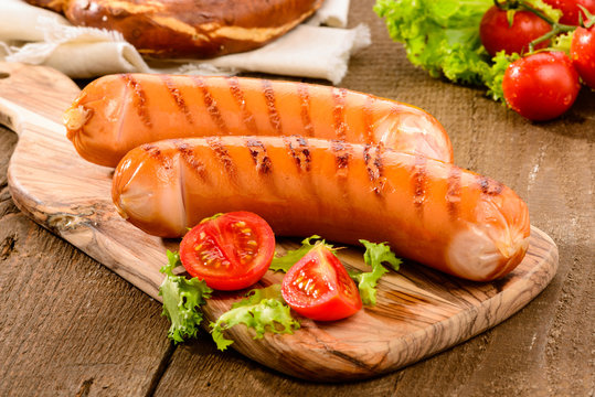 Sausage grilled with vegetables and mostard