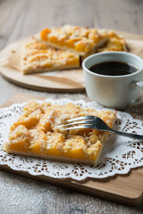 Streuselkuchen mit Pfirsichen